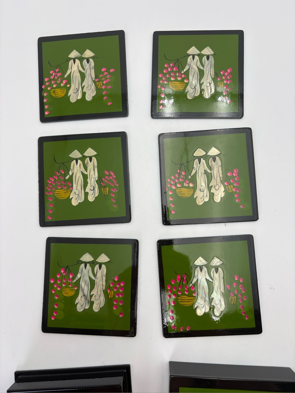 Vintage Lacquerware & Mother of Pearl Vietnamese Set of 6 Coasters in Box - Picture 2 of 11